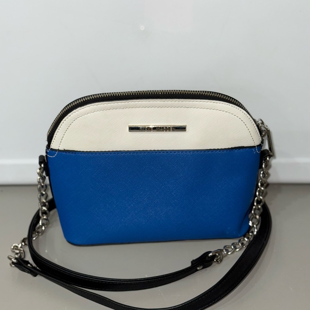 Steve Madden Blue and White Crossbody Bag with Modern Design